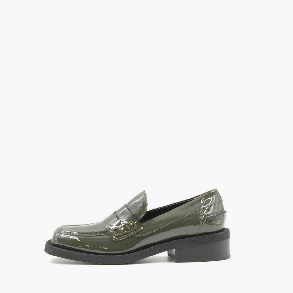 Laura Bellariva Mocassino in vernice verde militare Offerte