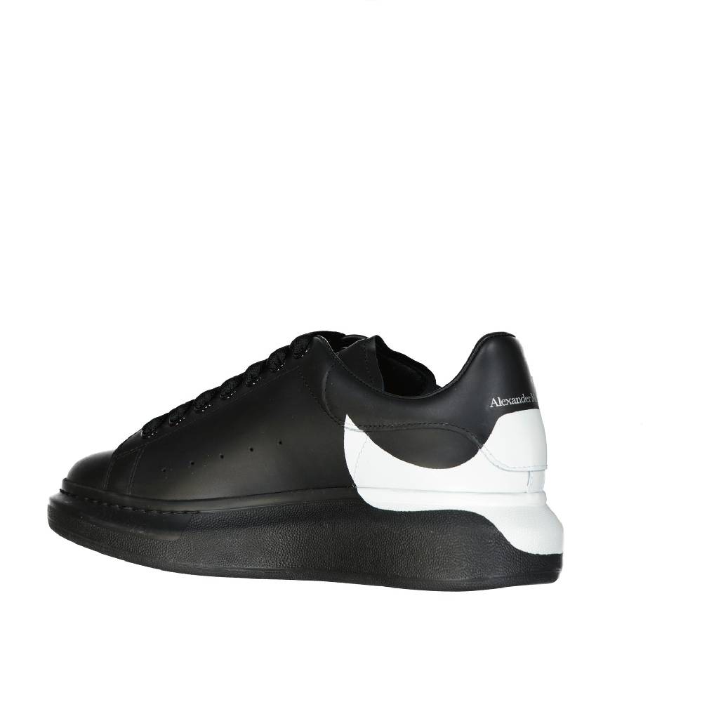 ALEXANDER MCQUEEN  Sneakers Oversize in Pelle Nera Uomo Alexander McQueen Italia