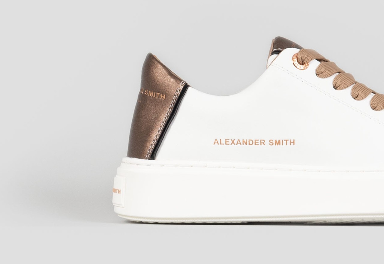 Alexander Smith LONDON WOMAN WHITE BRONZE Acquista Ora